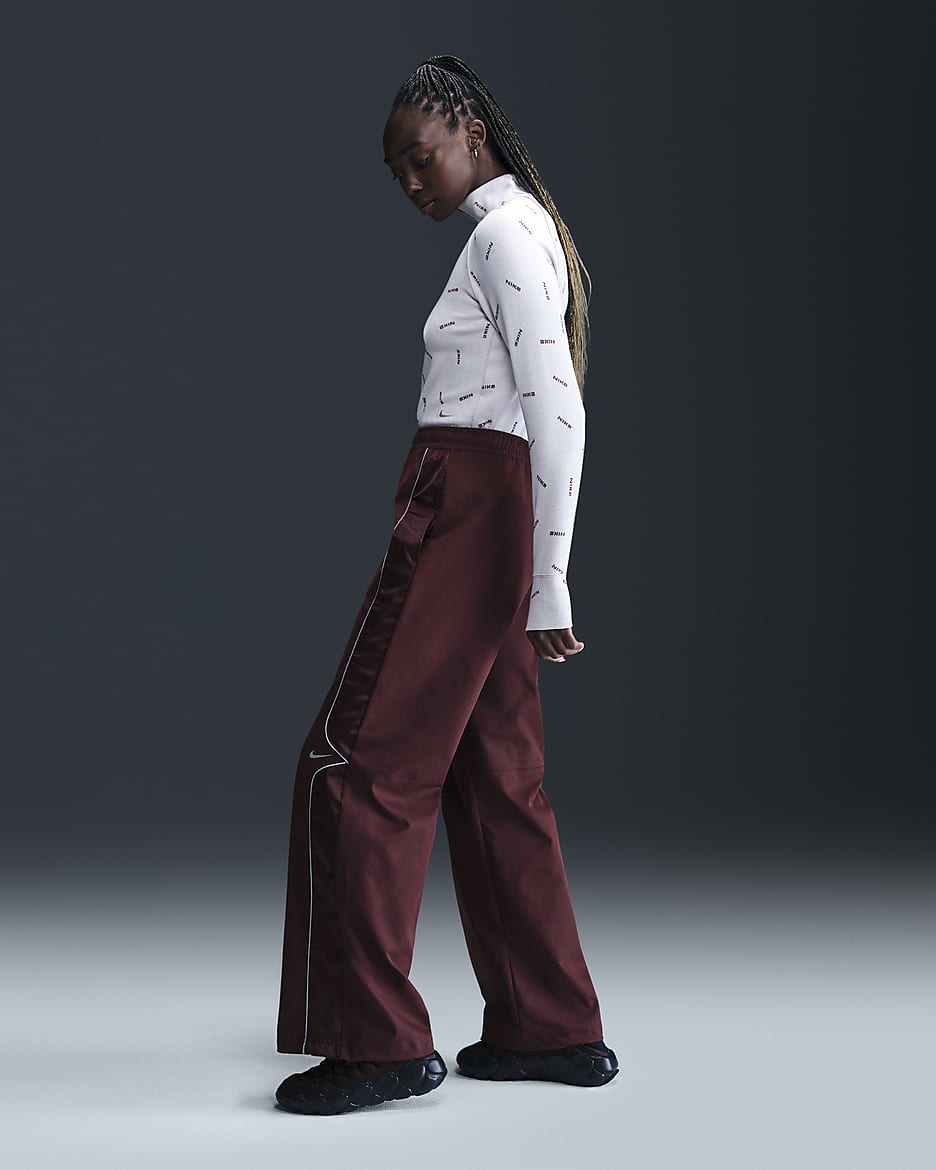 Nike Sportswear Women s Woven Trousers